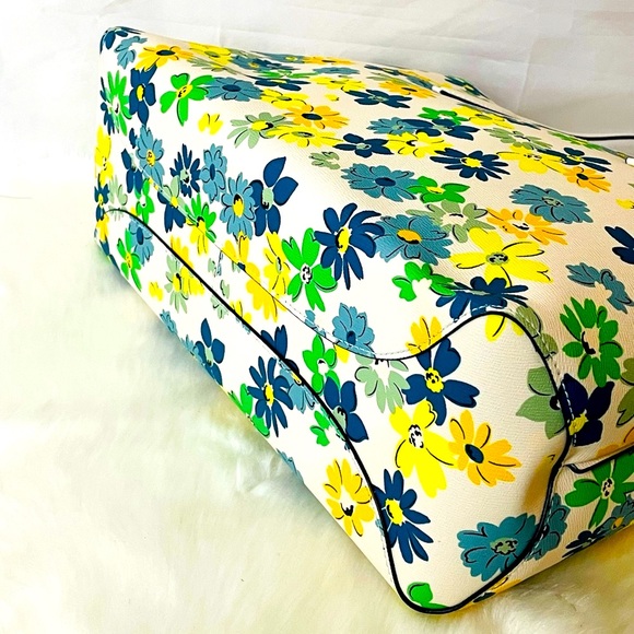 NWT Kate Spade All day Floral Medley Latge Tote with wristlet and dust bag - Picture 10 of 13